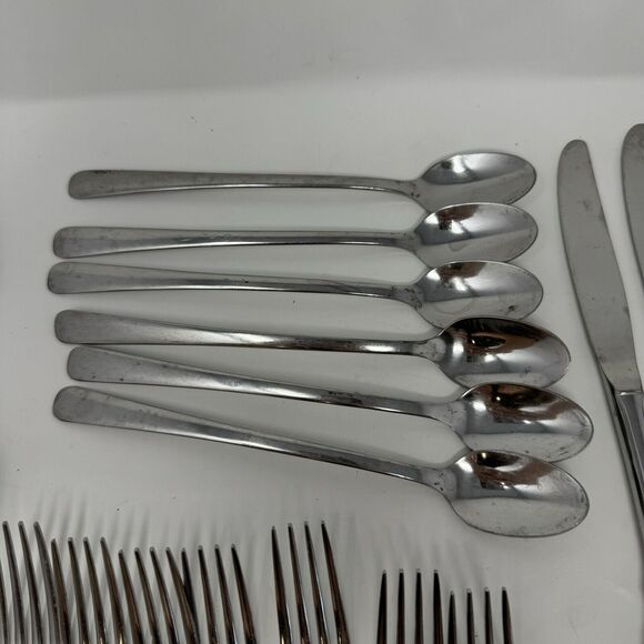 51 Pc Towle Supreme Cutlery Stainless Japan Flatware Set - Picture 5 of 10